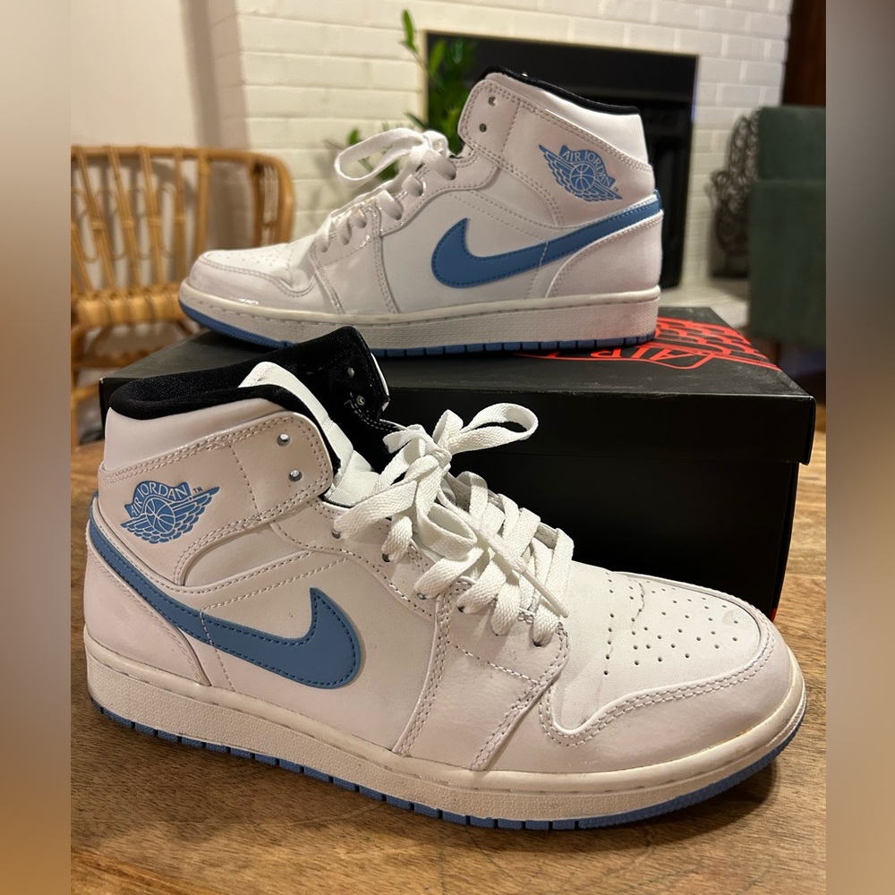 Air Jordan 1 Mid 9M